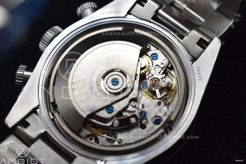 Bay White 1:1 on SS TWS Dial A Resilient Bracelet Black SS Best Edition Chrono 522 0722